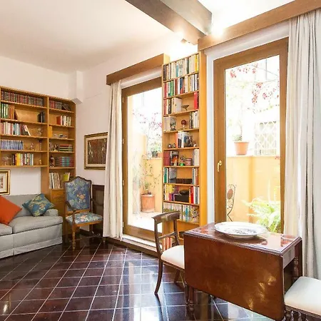 In Borgo Angelico Terrace Apartment
