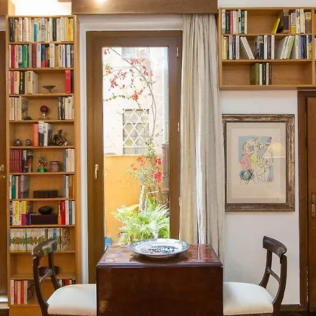In Borgo Angelico Terrace Apartment