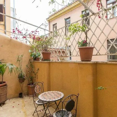 In Borgo Angelico Terrace Apartment